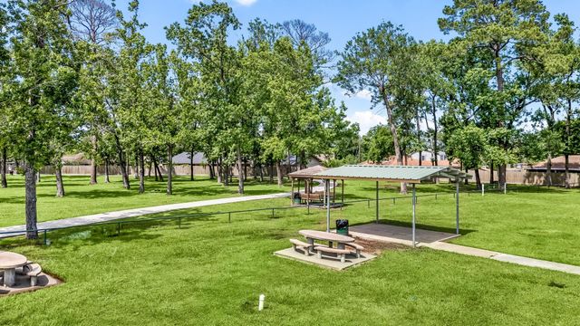 327 Brompton Court, Highlands, TX 77562