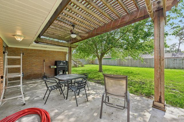 3036 Crest Drive, Dickinson, TX 77539