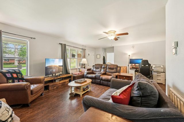 3036 Crest Drive, Dickinson, TX 77539