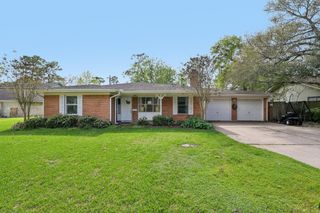 3036 Crest Drive, Dickinson, TX 77539