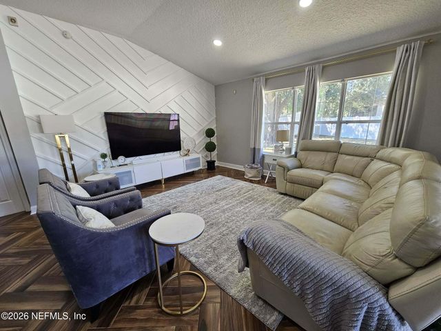 890 MISTY OAK Street, Orange Park, FL 32065