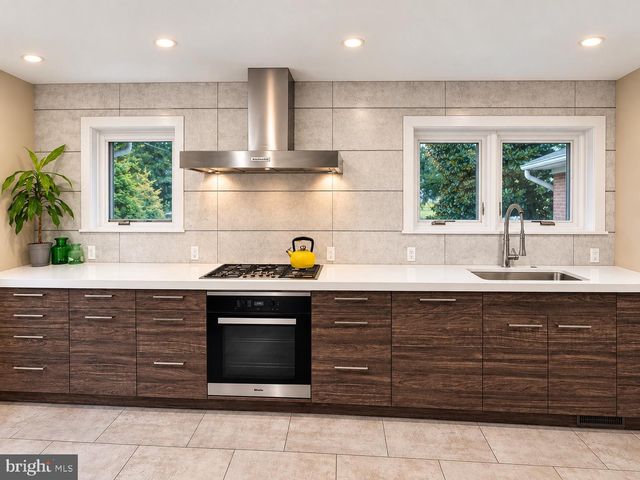 5819 GROSVENOR LN, Bethesda, MD 20814
