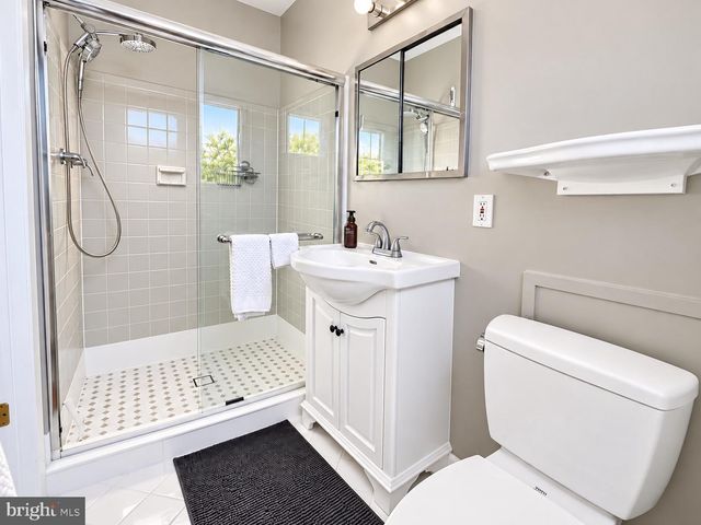 5819 GROSVENOR LN, Bethesda, MD 20814