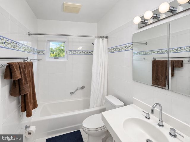 5819 GROSVENOR LN, Bethesda, MD 20814