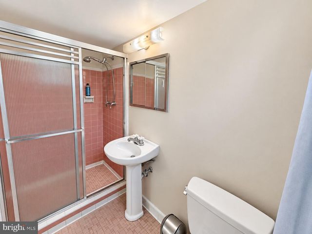 5819 GROSVENOR LN, Bethesda, MD 20814