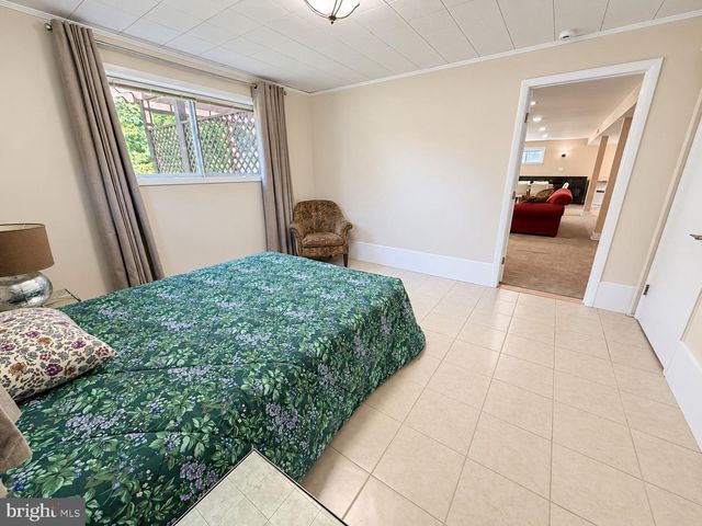 5819 GROSVENOR LN, Bethesda, MD 20814