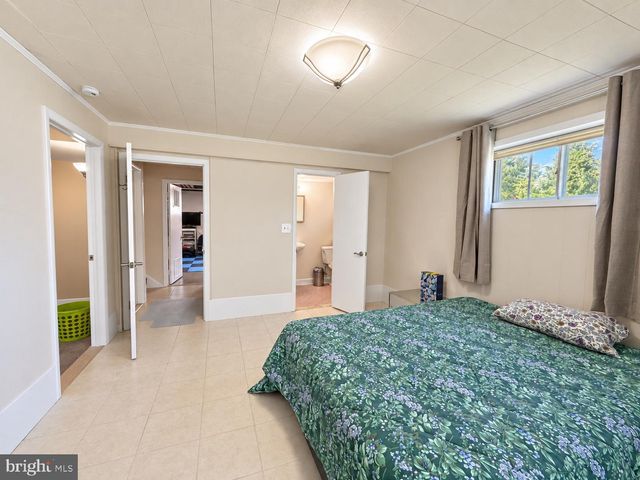 5819 GROSVENOR LN, Bethesda, MD 20814