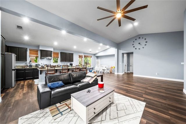 11726 Christmas Rose, Bakersfield, CA 93311