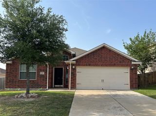 104 Judge King DR, Jarrell, TX 76537