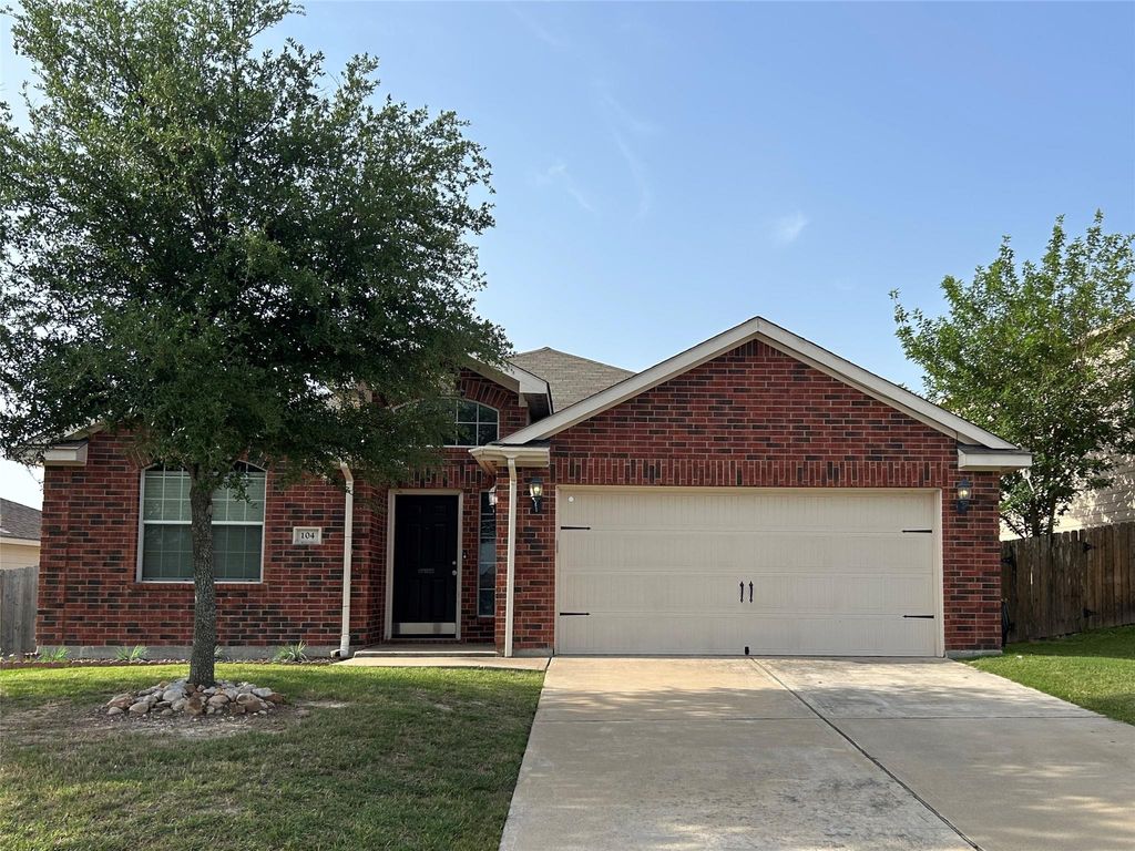 104 Judge King DR, Jarrell, TX 76537