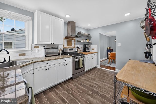 532 RIVER DR, Riverside, NJ 08075