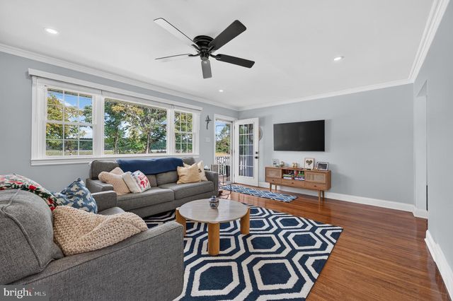 532 RIVER DR, Riverside, NJ 08075
