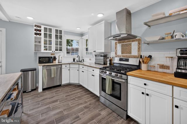 532 RIVER DR, Riverside, NJ 08075