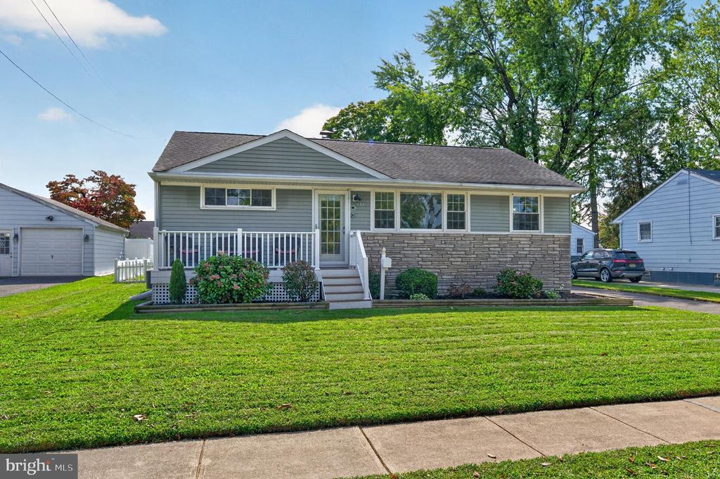 532 RIVER DR, Riverside, NJ 08075