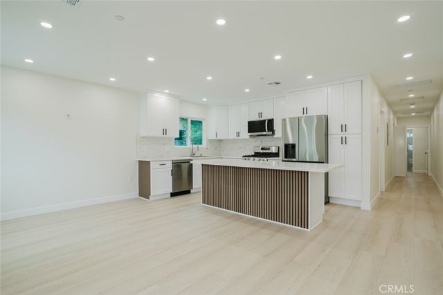 5740 Beck Avenue, North Hollywood, CA 91601