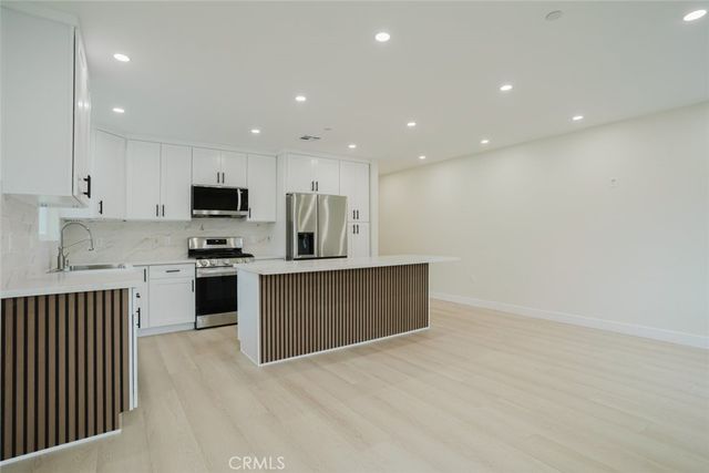 5740 Beck Avenue, North Hollywood, CA 91601