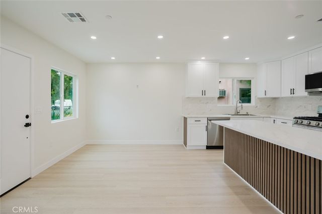5740 Beck Avenue, North Hollywood, CA 91601