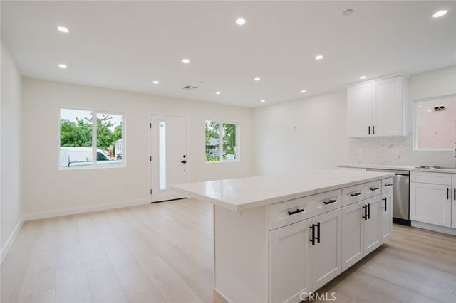 5740 Beck Avenue, North Hollywood, CA 91601