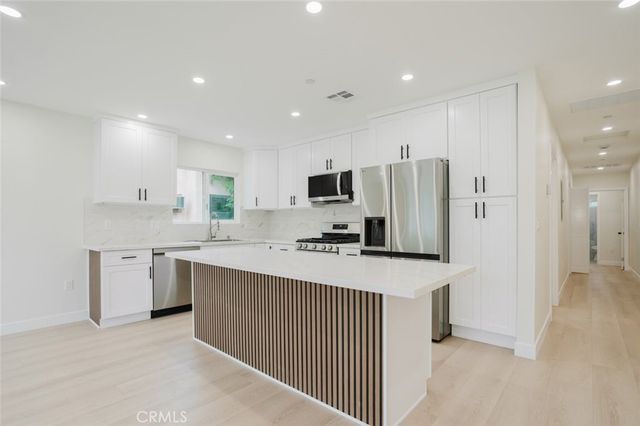 5740 Beck Avenue, North Hollywood, CA 91601