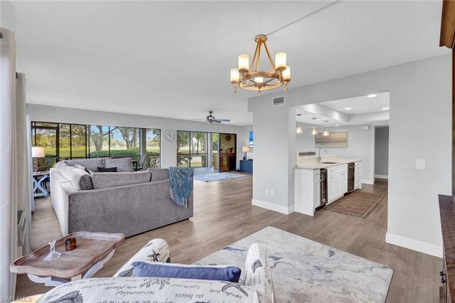 6300 Cougar RUN # 104, Fort Myers, FL 33908