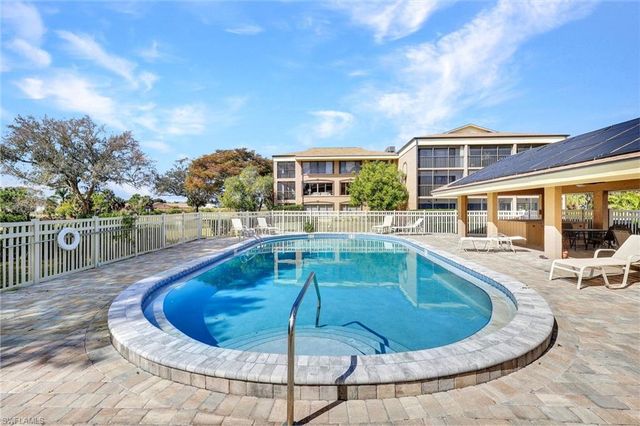 6300 Cougar RUN # 104, Fort Myers, FL 33908