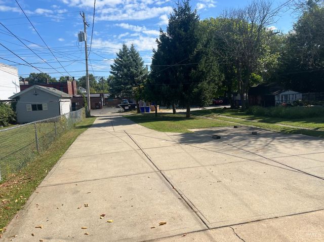 616 Ross Avenue, Hamilton, OH 45013