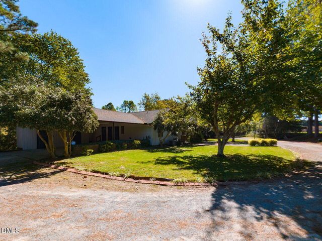 9568 Nc Highway 210, Four Oaks, NC 27524