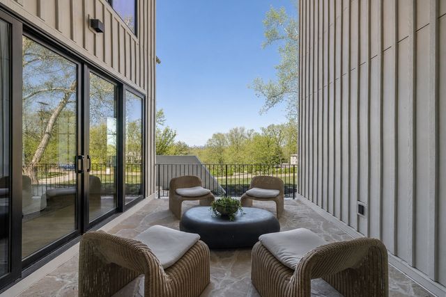 1049 Overton Lea Rd, Nashville, TN 37220