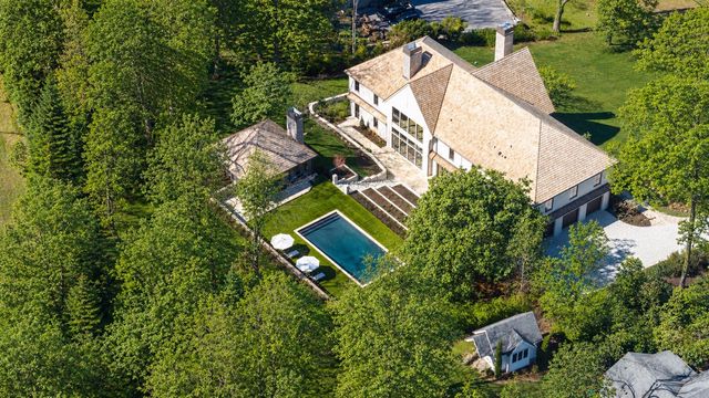 1049 Overton Lea Rd, Nashville, TN 37220