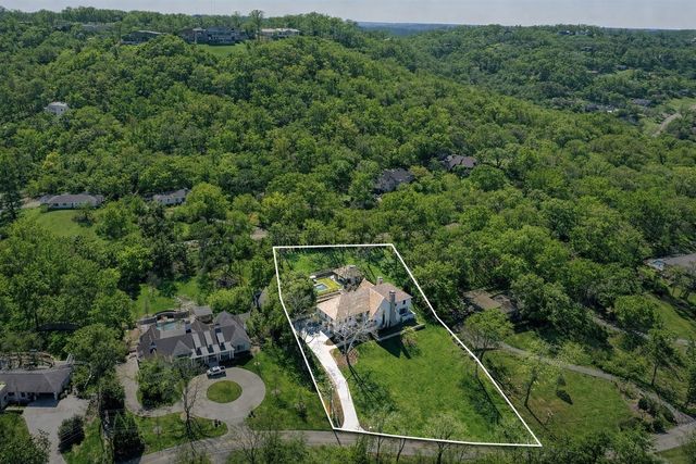 1049 Overton Lea Rd, Nashville, TN 37220