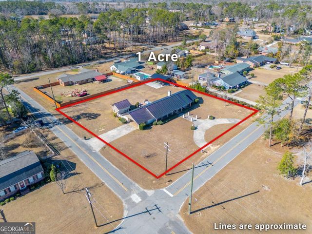403 Rose Lane, Douglas, GA 31533