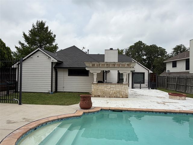 1902 High Meadow Drive, Garland, TX 75040