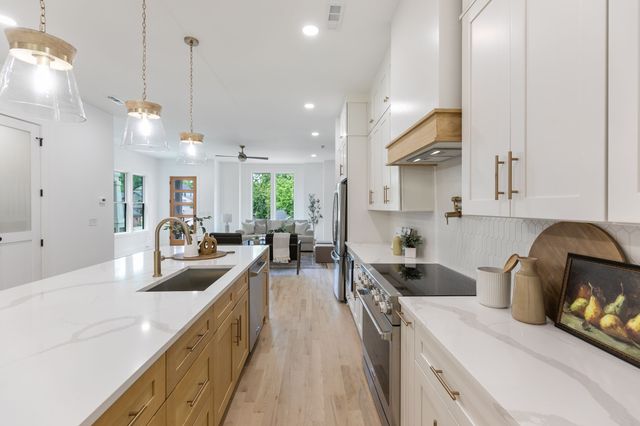 1213 Montgomery Ave, Nashville, TN 37207