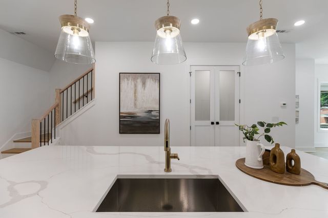 1213 Montgomery Ave, Nashville, TN 37207