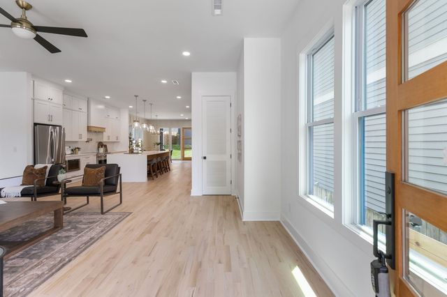 1213 Montgomery Ave, Nashville, TN 37207
