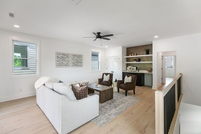 1213 Montgomery Ave, Nashville, TN 37207