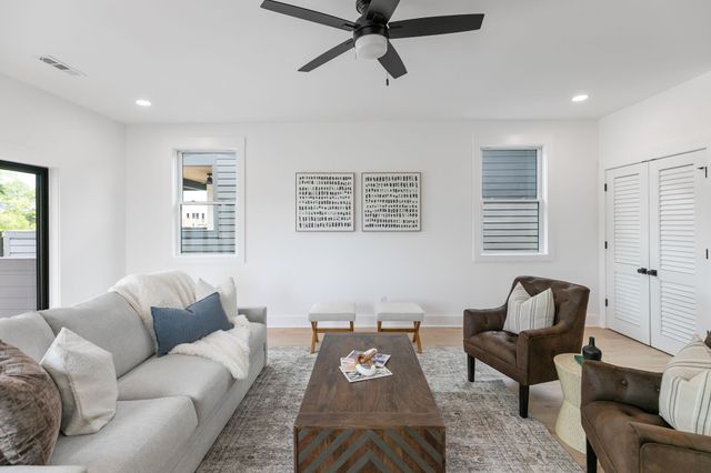 1213 Montgomery Ave, Nashville, TN 37207