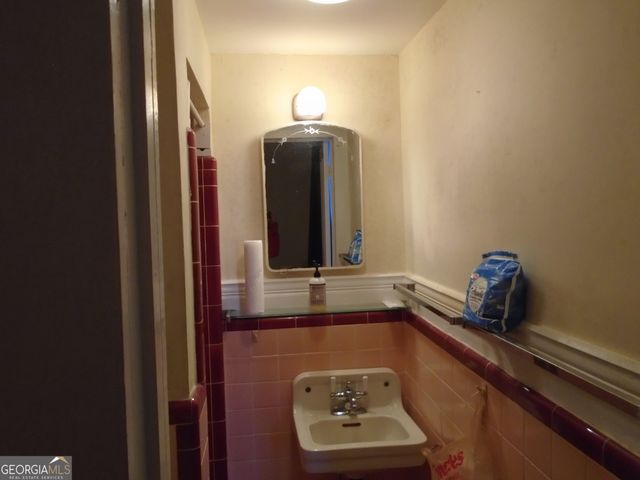 149 Holmes Street, Barnesville, GA 30204