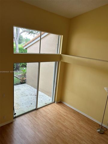 15851 SW 10th St 15851, Pembroke Pines, FL 33027