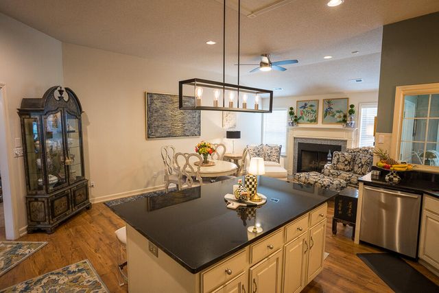 4421 GLEN EAGLE DR, Columbia, MO 65203
