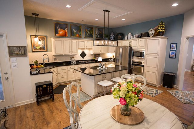 4421 GLEN EAGLE DR, Columbia, MO 65203