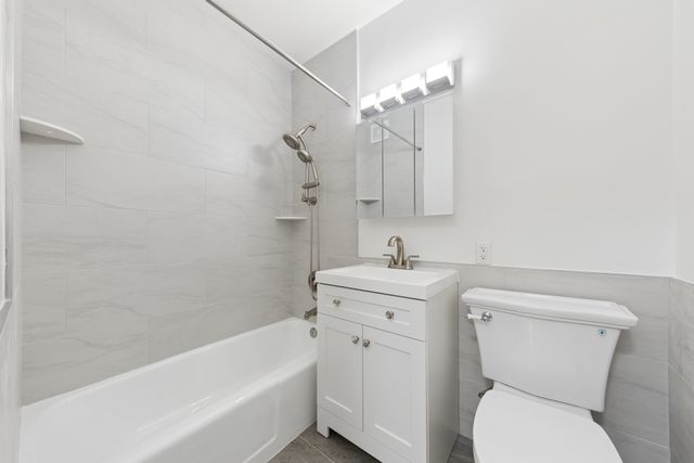 2400 Johnson Ave Apt 2D, New York City, NY 10463