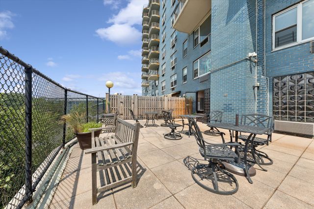 2400 Johnson Ave Apt 2D, New York City, NY 10463
