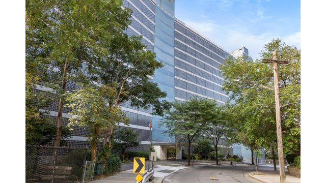 2400 Johnson Ave Apt 2D, New York City, NY 10463