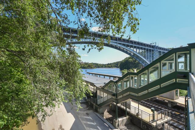 2400 Johnson Ave Apt 2D, New York City, NY 10463