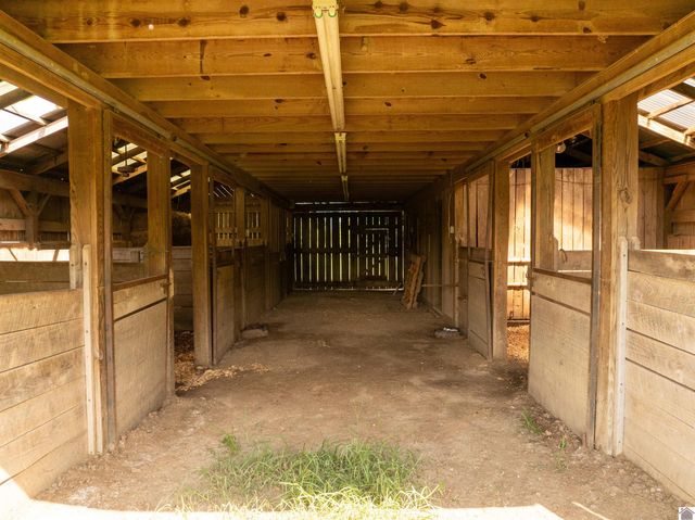 2585 Crossland Road, Murray, KY 42071