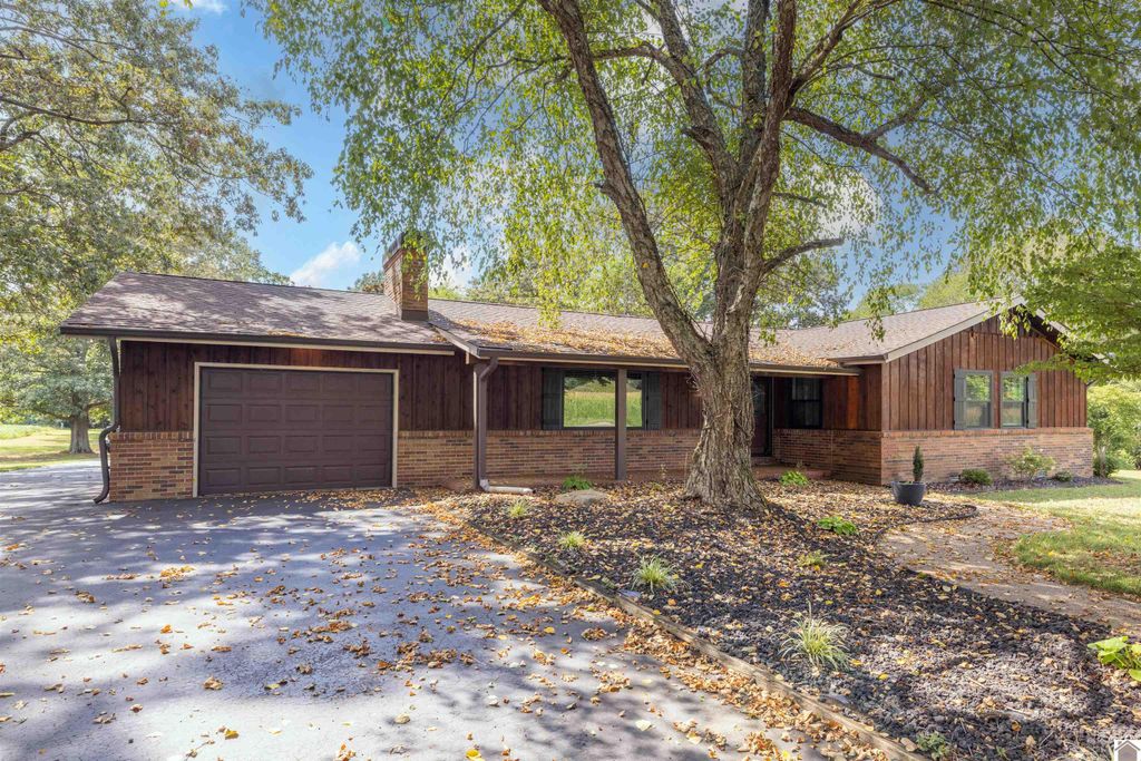 2585 Crossland Road, Murray, KY 42071