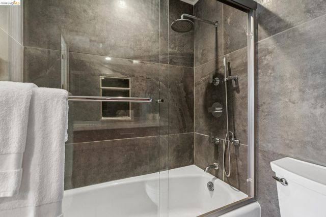 565 Bellevue Ave 806, Oakland, CA 94610