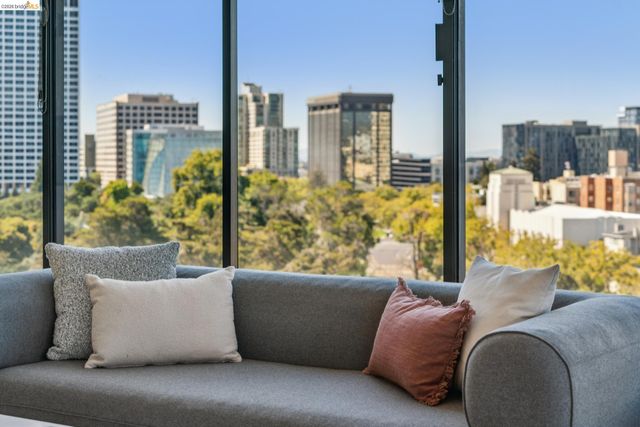 565 Bellevue Ave 806, Oakland, CA 94610