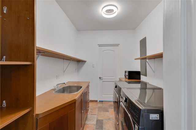 16 CALLE PALMA DE COCO, Dorado, PR 00646